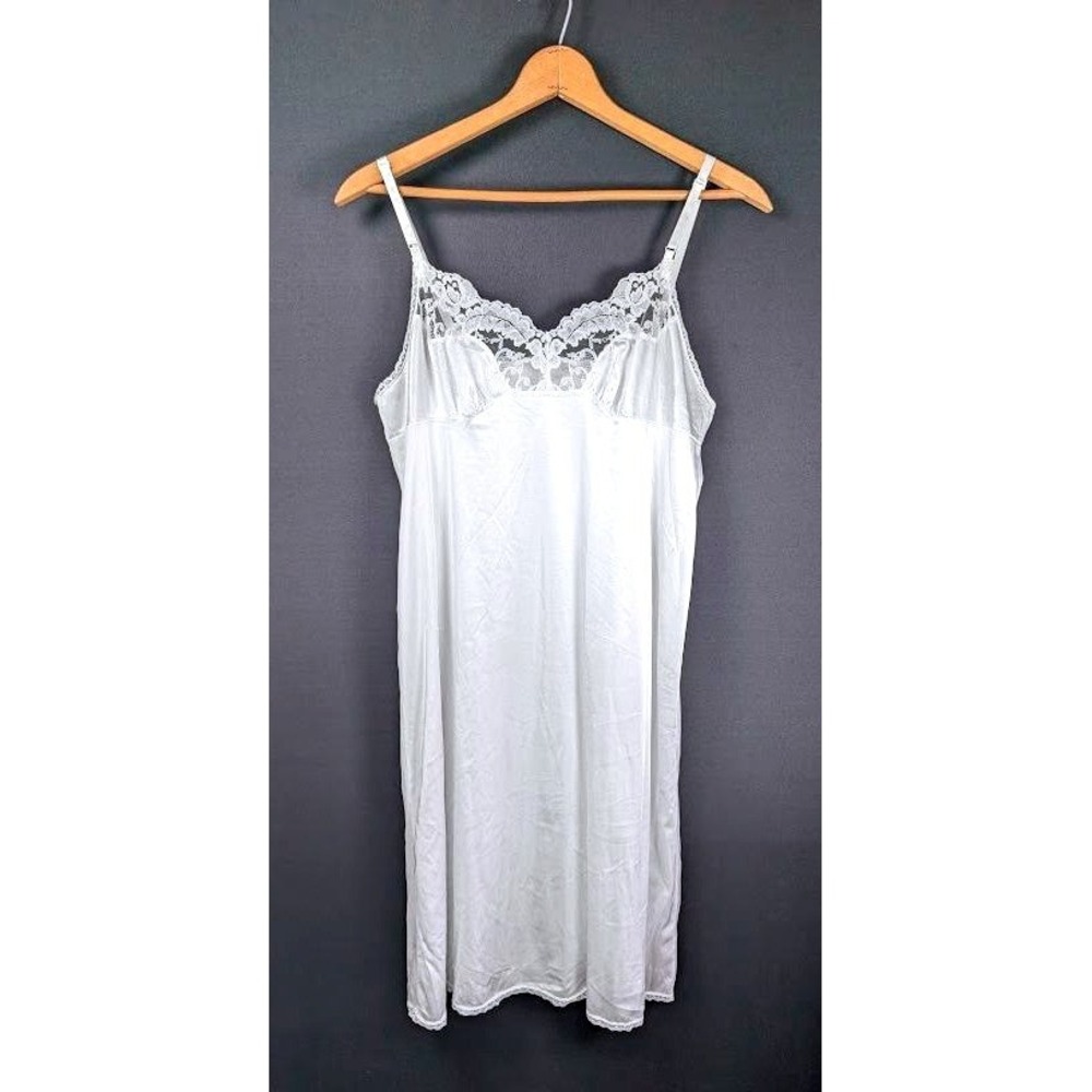 Vtg Vassarette Full Slip Dress Size 40 Munsingwear Lace Trim Babydoll Bridal USA